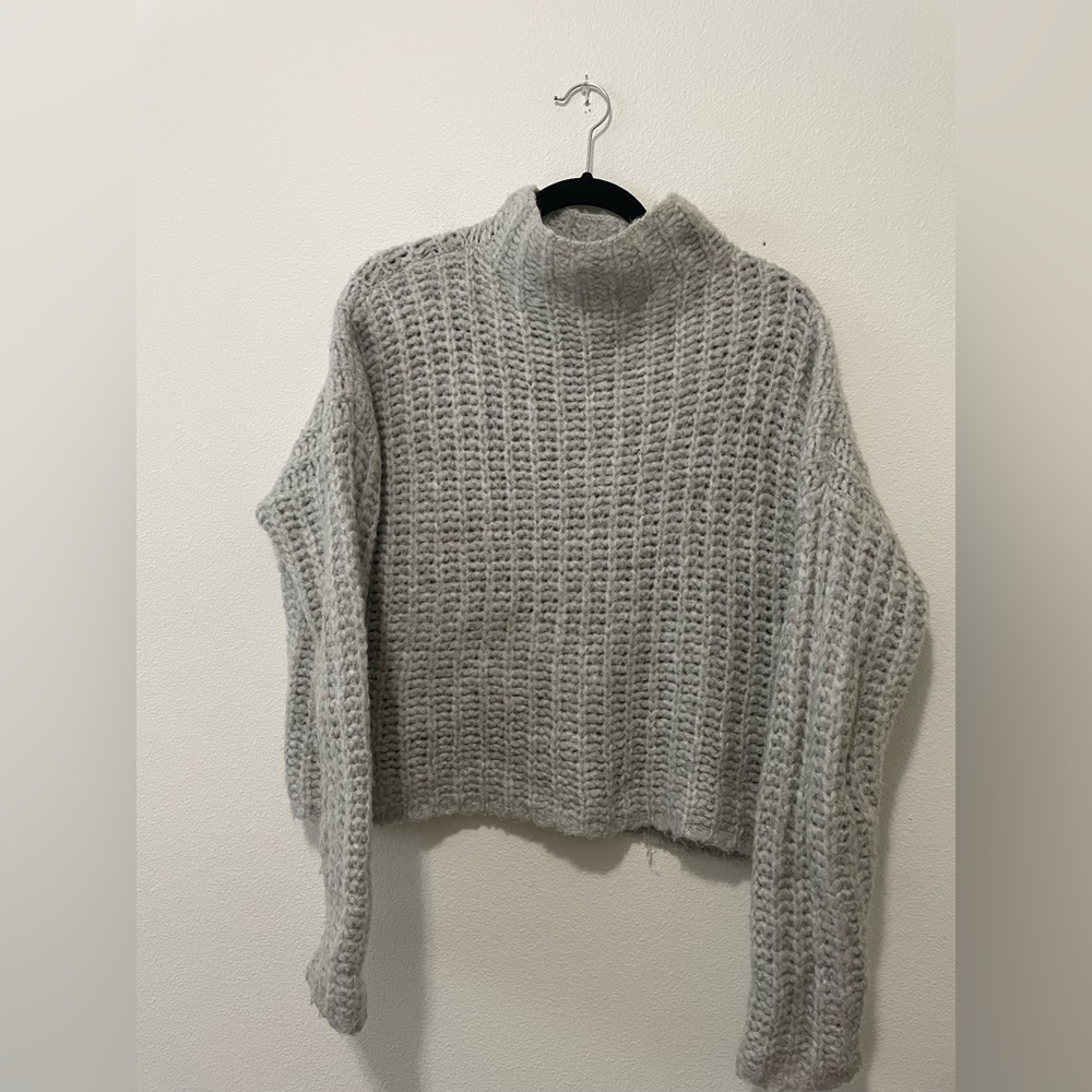 Aerie mock neck turtleneck sweater size medium gray boxy oversized chunky knit